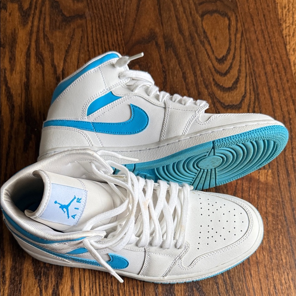 Air Jordan 1 Mid White/University Blue – Women’s 9.5 / Men’s 8